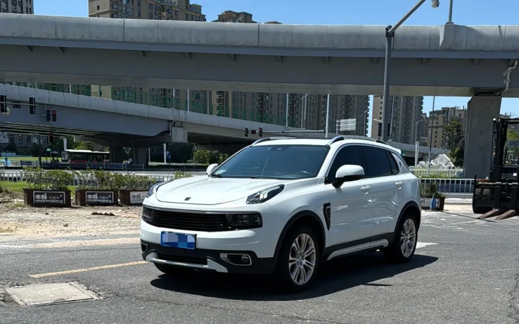 Lynk & Co 01