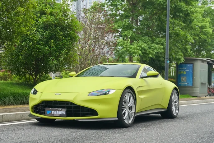 Aston Martin Vantage