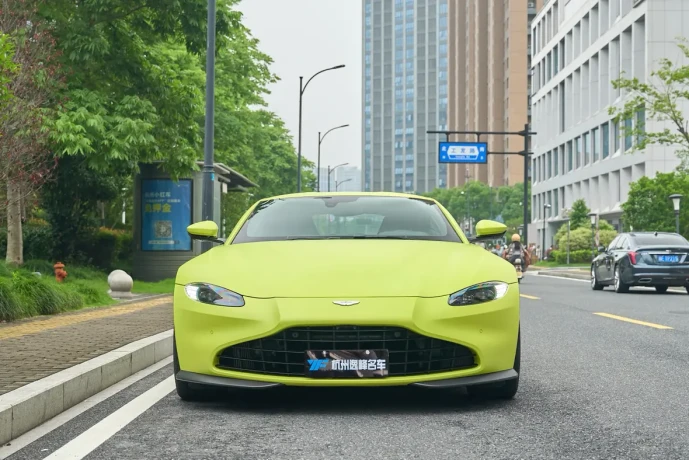Aston Martin Vantage