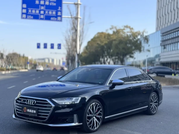 Audi S8