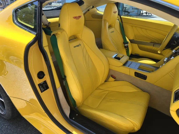 Aston Martin Vantage