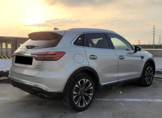 Hongqi HS5