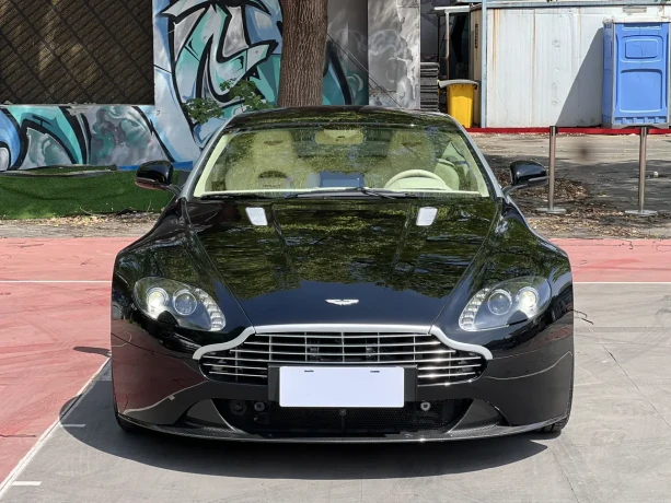 Aston Martin Vantage