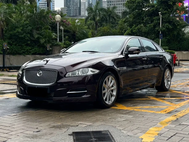 Jaguar XJ
