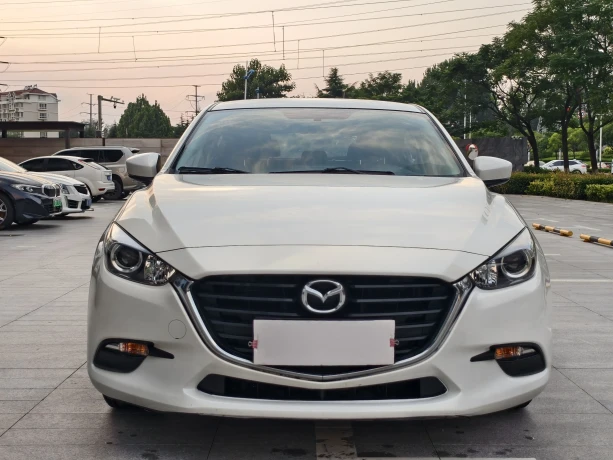 Mazda 3 Angkesela