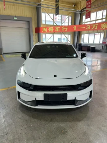 Lynk & Co 03